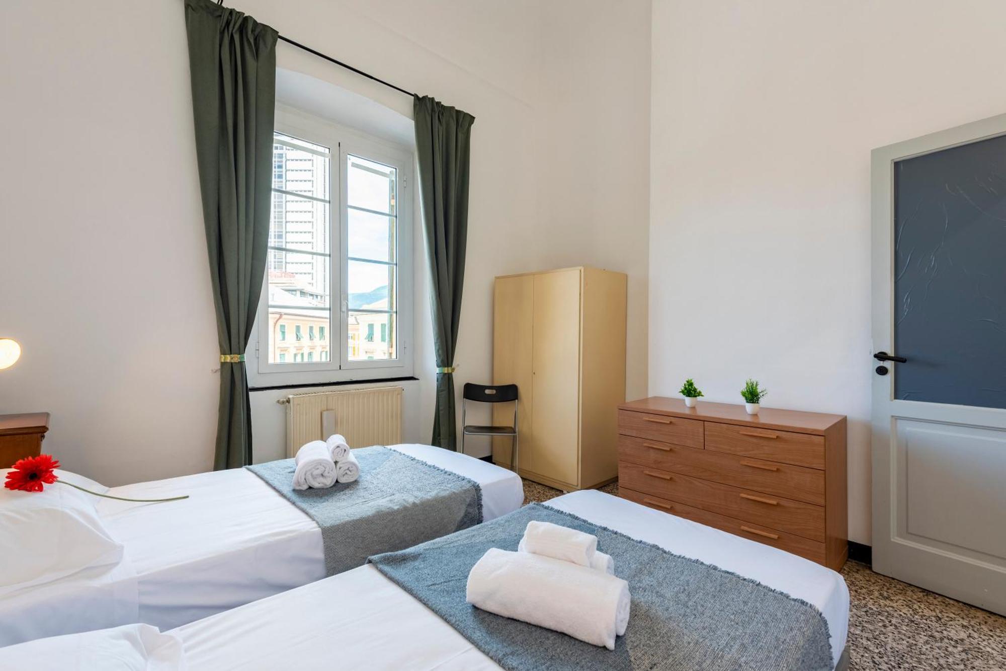 Piazza Colombo House Historic Center - Happy Apartment *