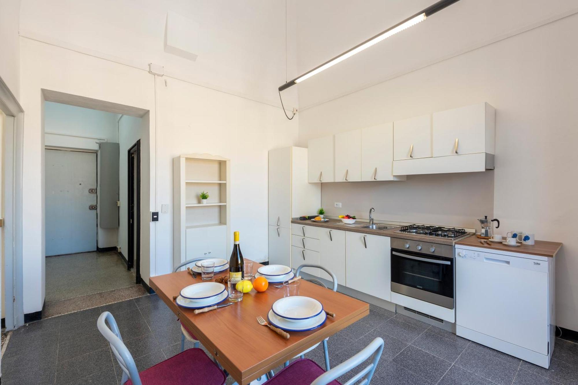 Apartment Piazza Colombo House Historic Center - Happy *